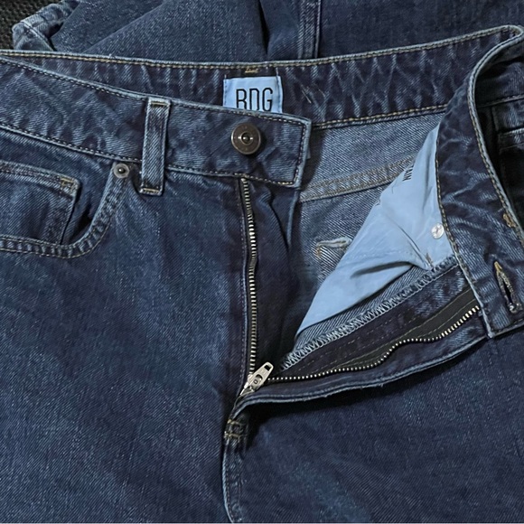 Urban Outfitters BDG Mom Jeans Dark Wash Size 26 - Picture 12 of 13